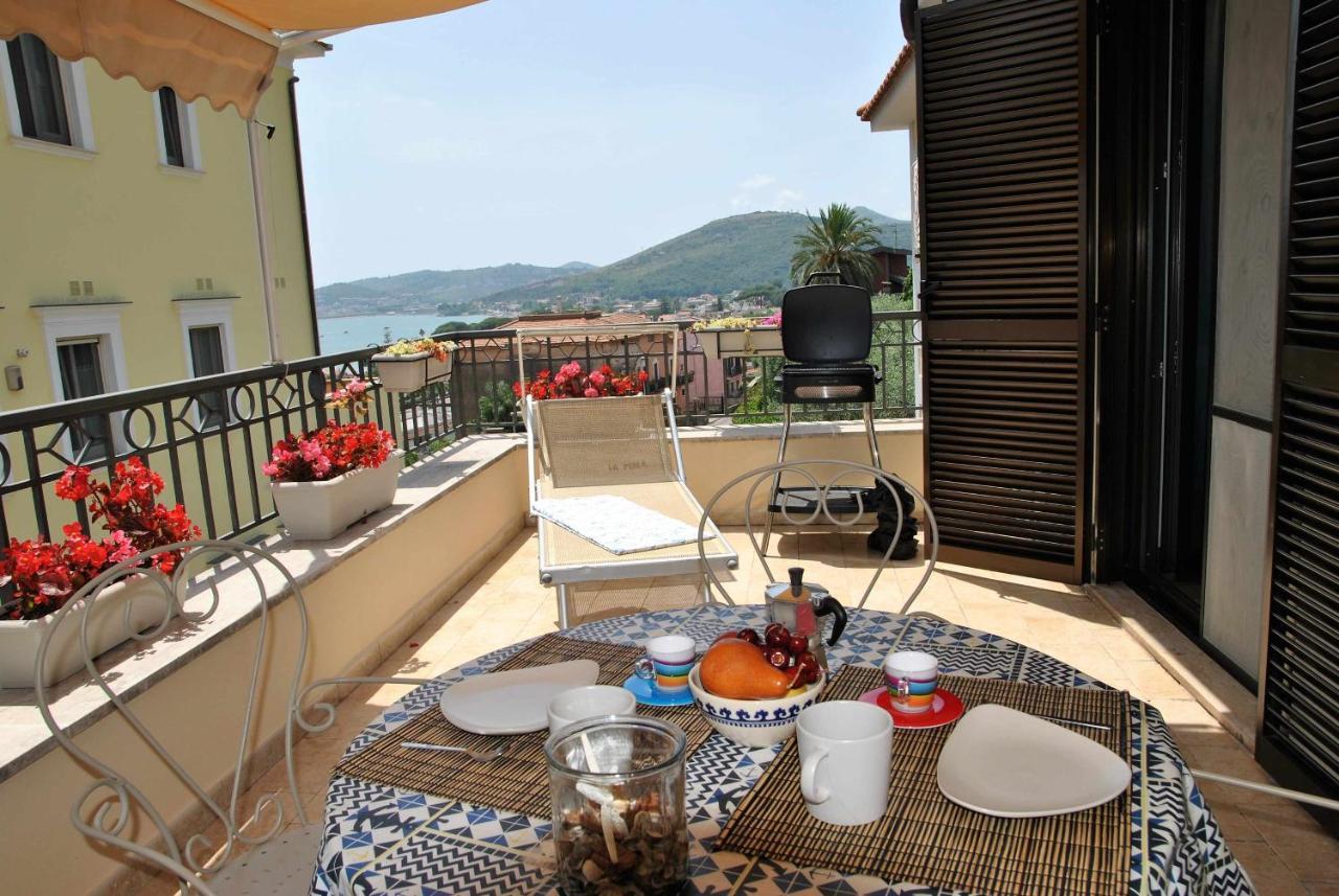 Casa Dinky Attico Con Terrazza Vista Mare Apartment Формия Екстериор снимка